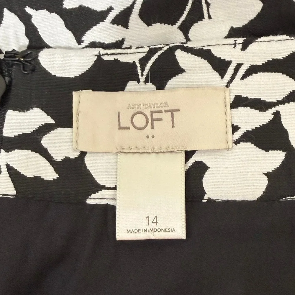 LOFT Black White Floral Print Pencil Skirt‎ Size 14